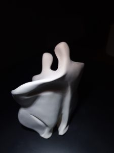 Sculpture argile "tendresse"réalisée par Artcor